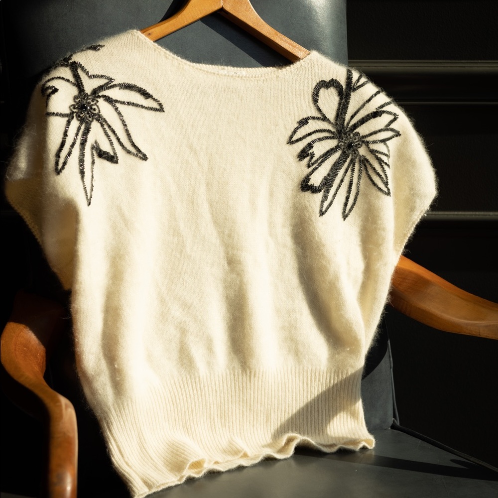 CHRISTIAN DIOR cap sleeve sweater with shoulder pads; beaded, size small